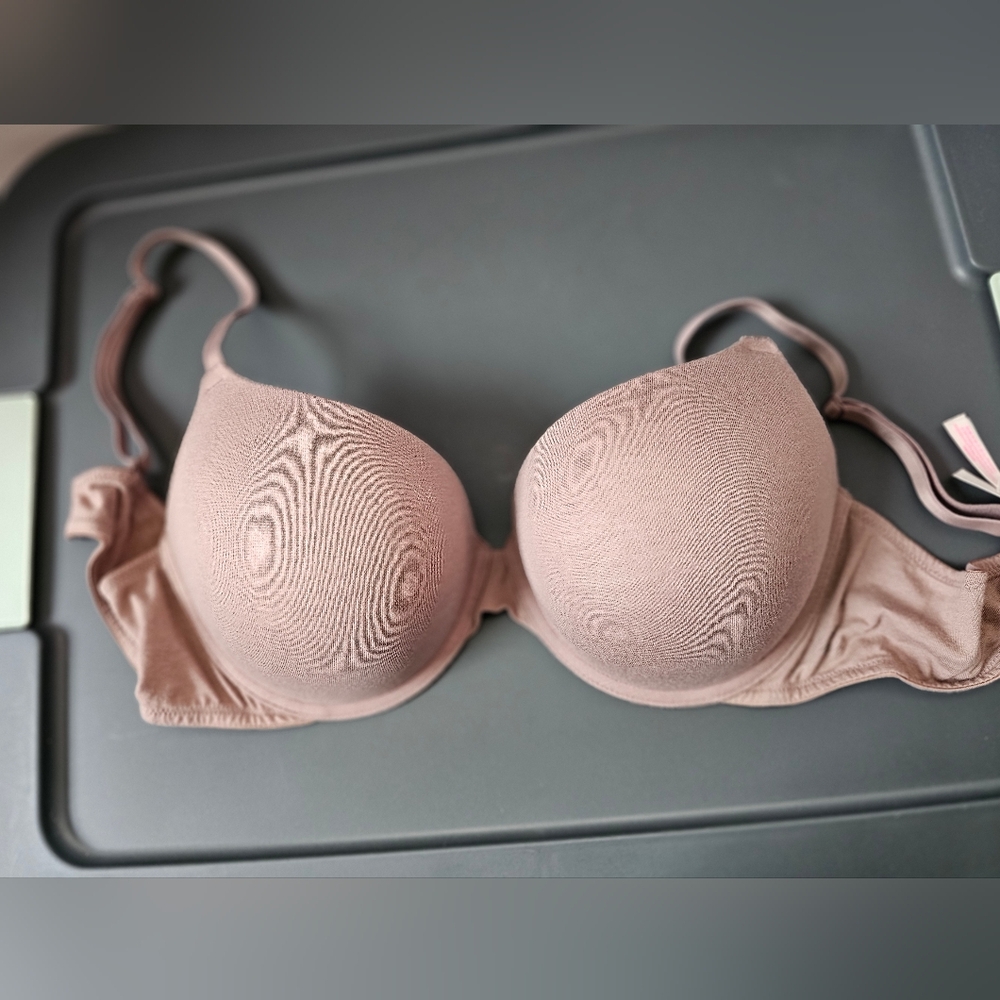 PINK Victoria's Secret Bra in Soft Pink